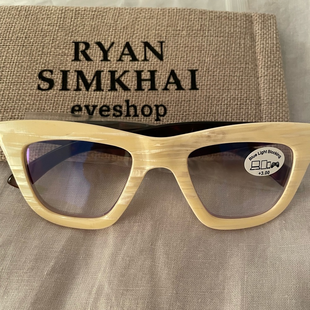 Ryan Simkhai Readers